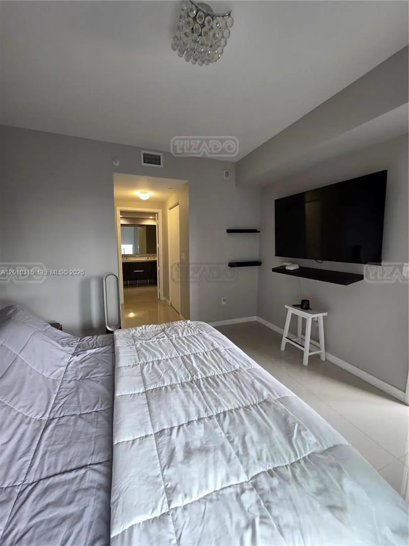 488 NE 18th St #301 400 foto 5