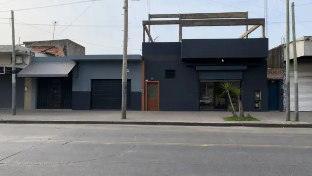 VENTA EN BLOQUE 3 locales + Vivienda - M. Chingolo