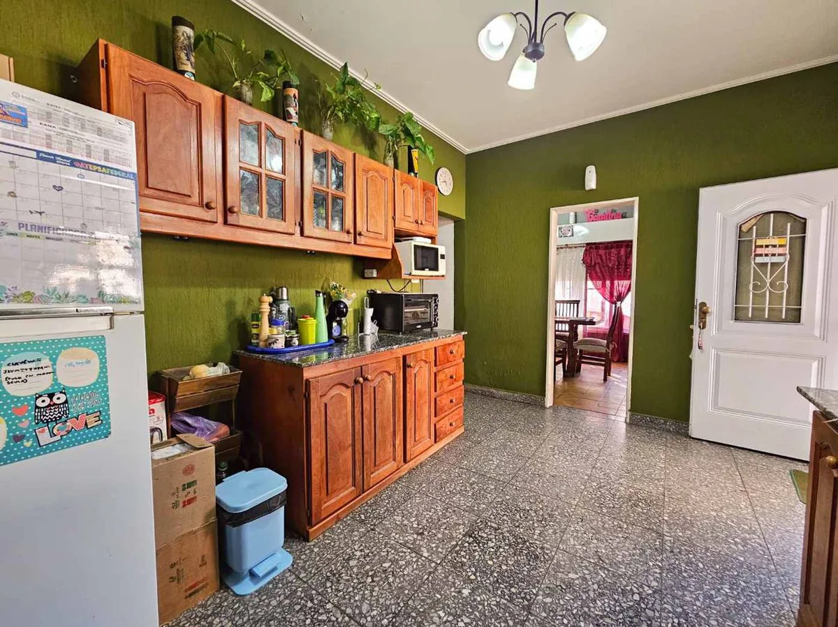 CASA EN VENTA 6 AMBIENTES - GRAND BOURG C/COCHERA foto 5