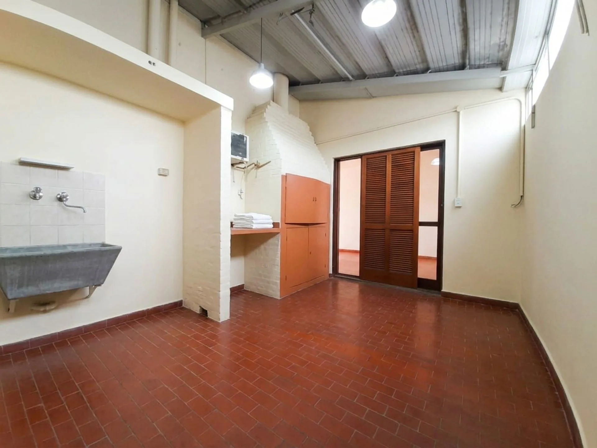 PH 3 AMB. VENTA EN LA PLATA CON PATIO Y PARRILLA foto 5