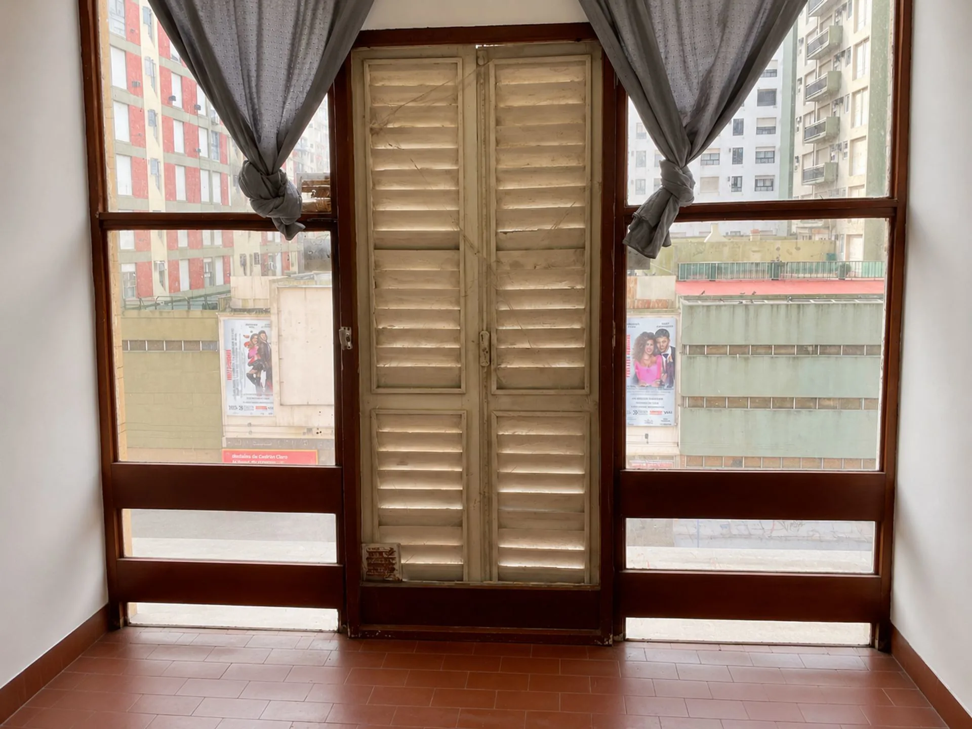 VENTA MONOAMBIENTE AL FRENTE CON BALCÓN CENTRO foto 3