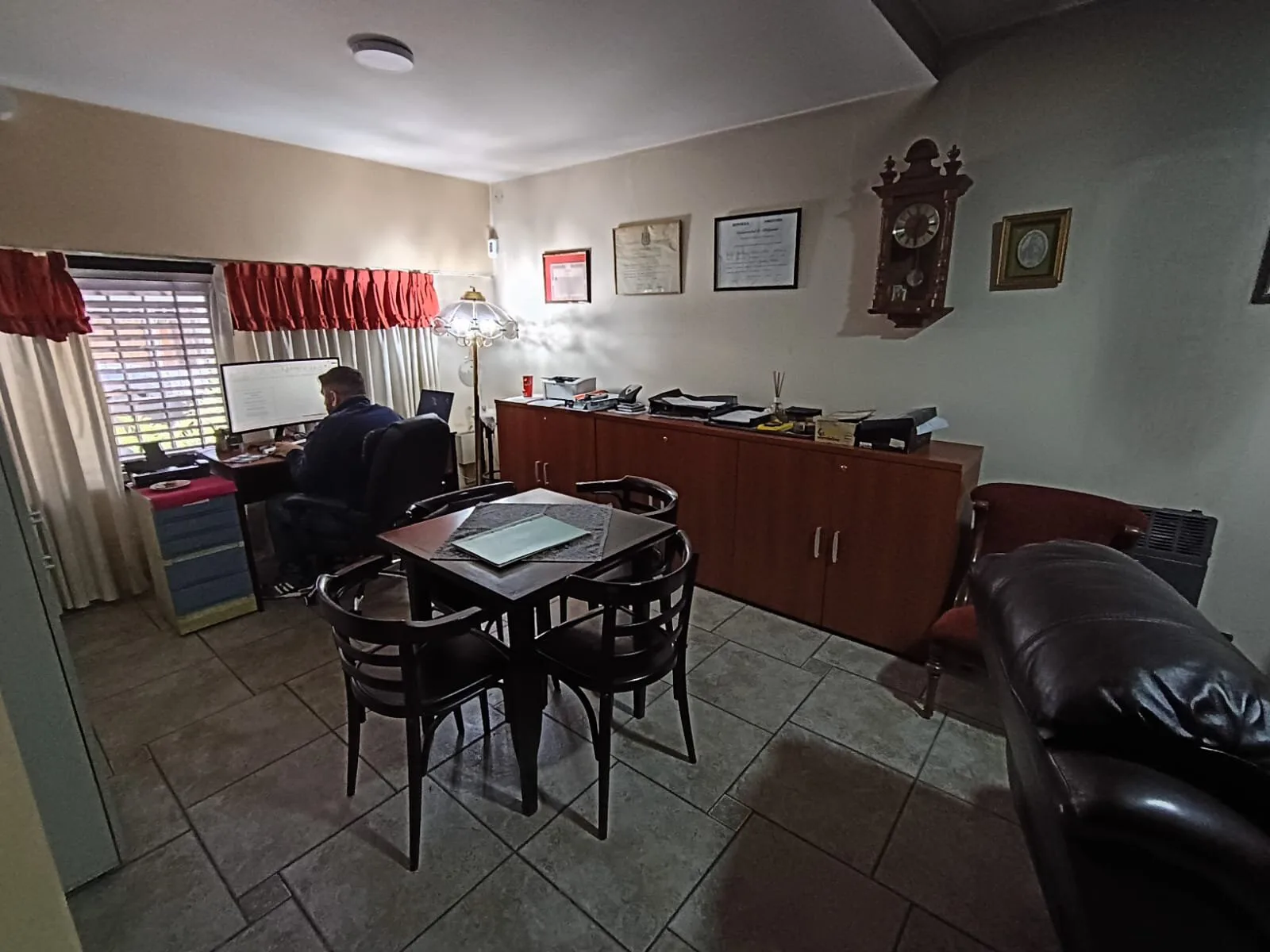 CASA AMPLIA EN LOTE PROPIO CON 4 DORMITORIOS Y EN DOS PLANTAS, Saladillo 5000 - Villa Lugano foto 5