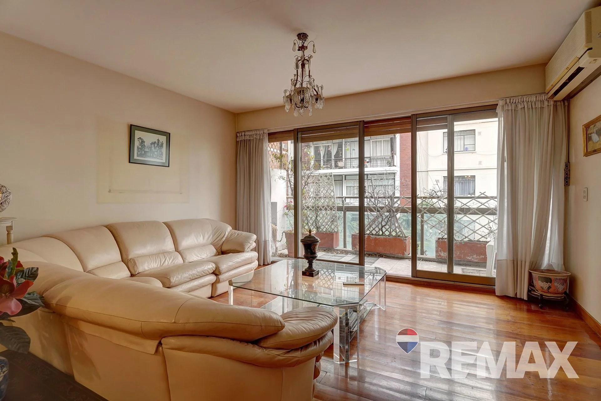 Venta Dpto. 3 amb en Palermo con cochera y dep. foto 3