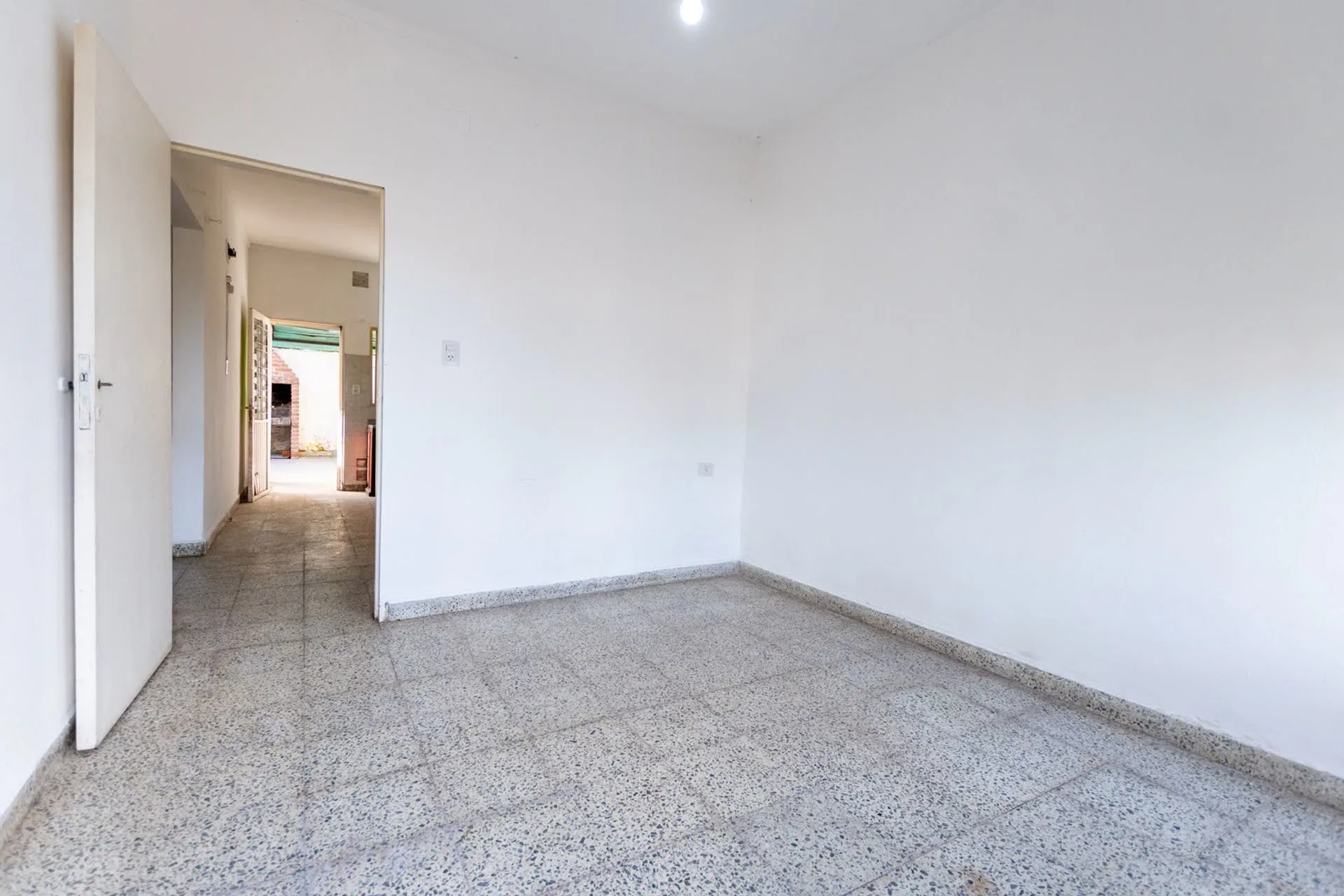 CASA CON DEPARTAMENTO EN PLANTA ALTA foto 2