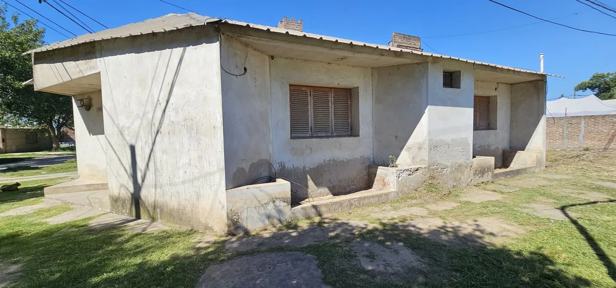Casa con detalles a terminar foto 2