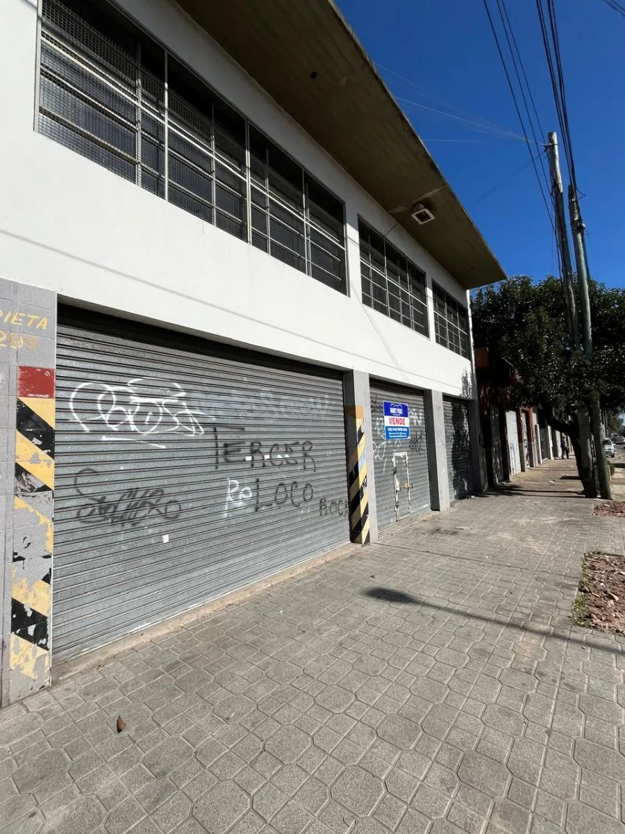 VENTA EN BLOCK 2 LOCALES C/ENTRE PISOS + ESTACIONAMIENTO LA TABLADA foto 2