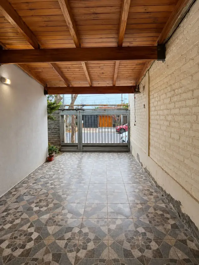VENTA CASA EXCELENTE UBICACION BARRIO DECAVIAL