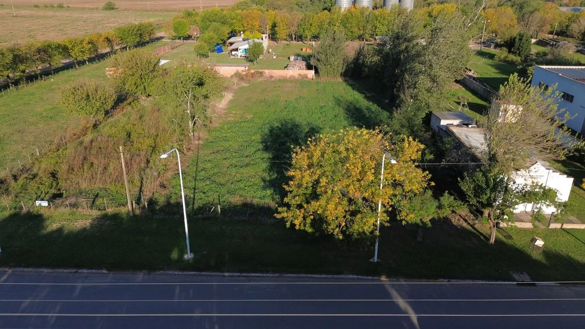 Se vende lote de 1800 m² en San Eduardo foto 2