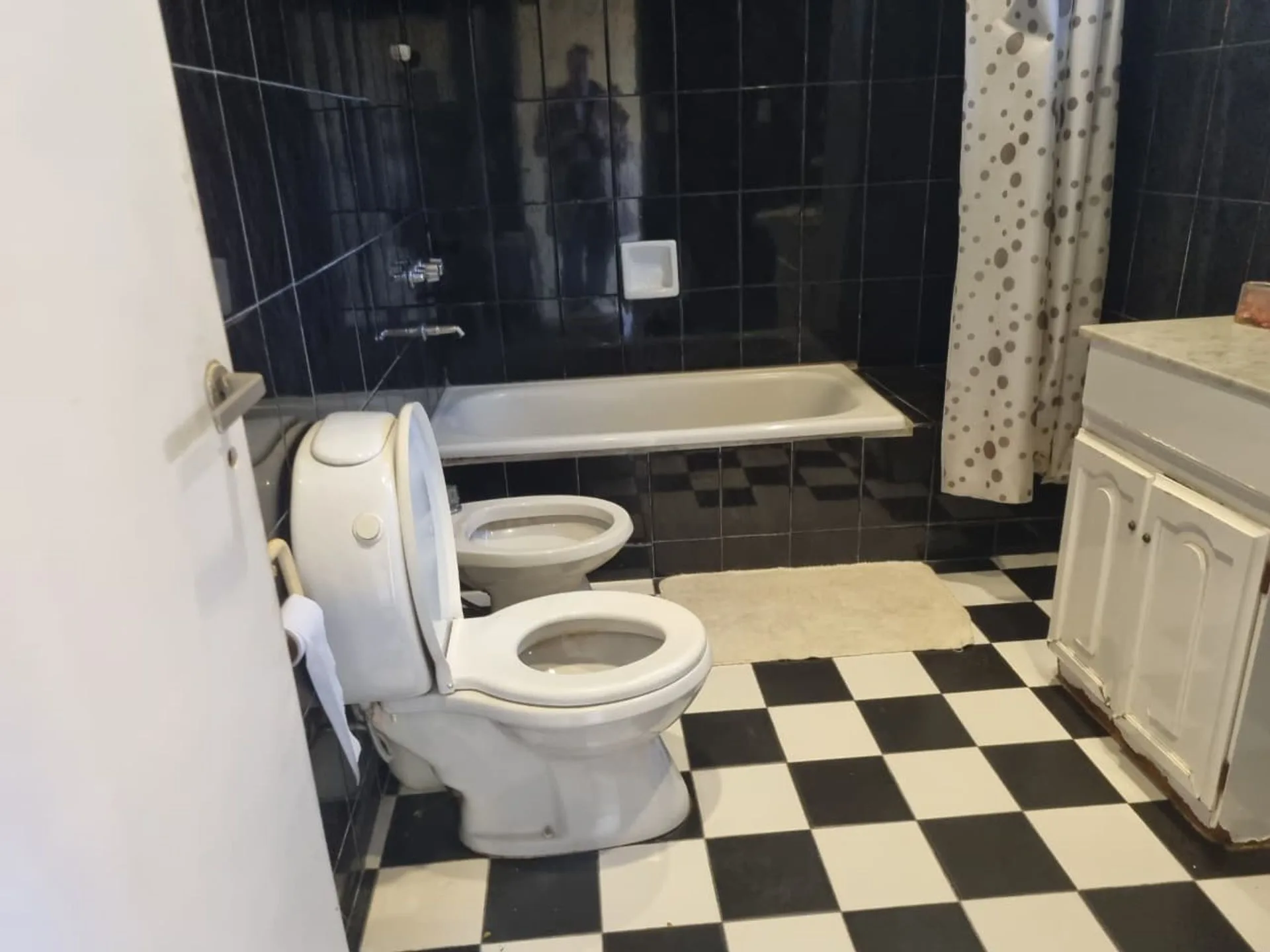 Casa con 4 Dormitorios+Quincho | Gran Fondo Libre foto 3