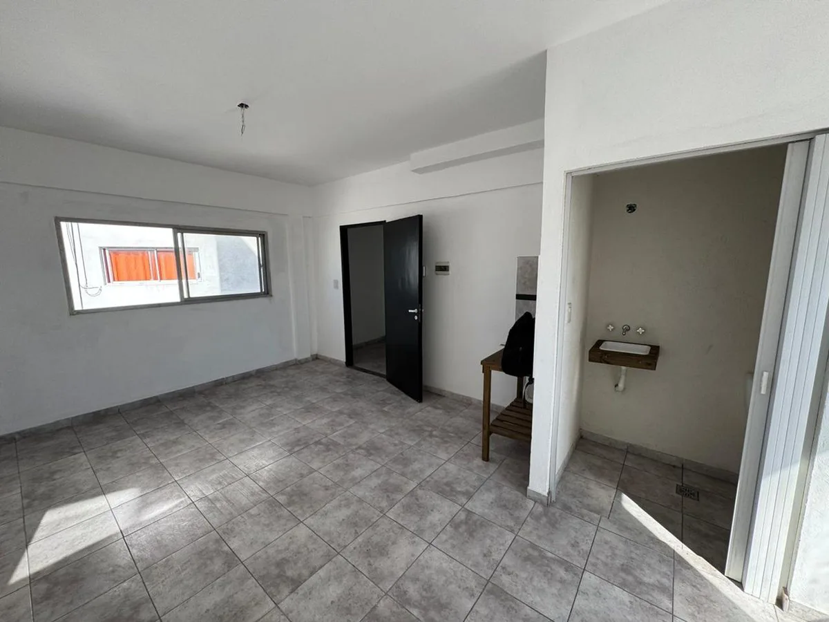 Venta Monoambiente piso alto a estrenar Pompeya foto 3