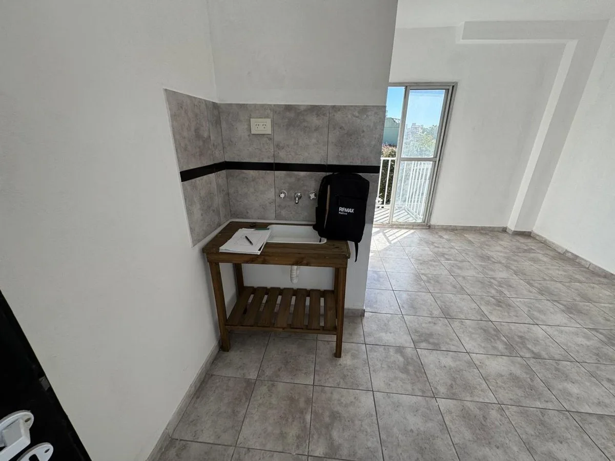 Venta Monoambiente piso alto a estrenar Pompeya foto 5