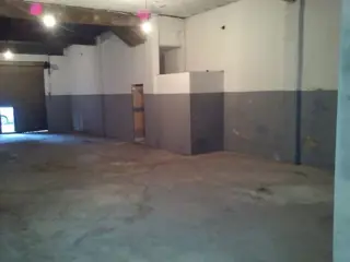 ALQUILER - GALPON 160 m2 APROX. foto 3