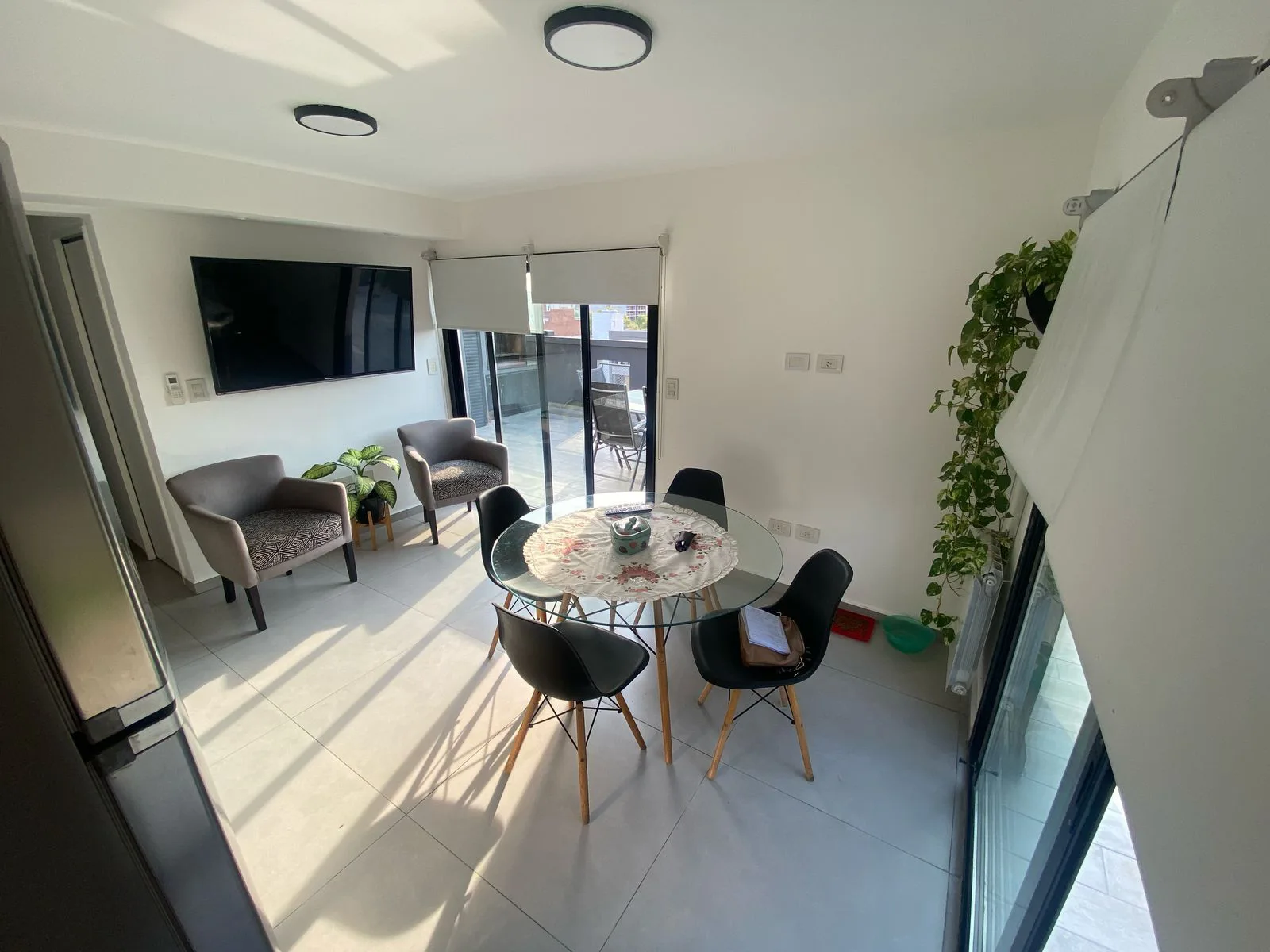 EN VENTA HERMOSO DEPARTAMENTO 3 AMBIENTES EN MORON CON COCHERA foto 4