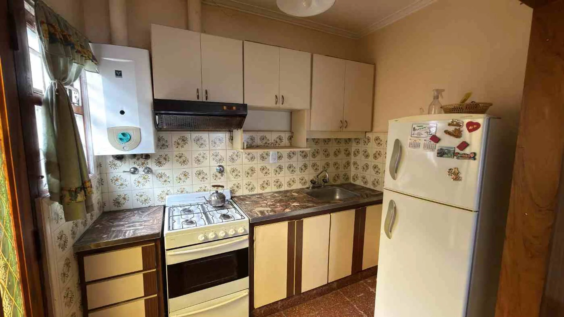 Casa de 4 amb en venta barrio El Progreso c jardín foto 4