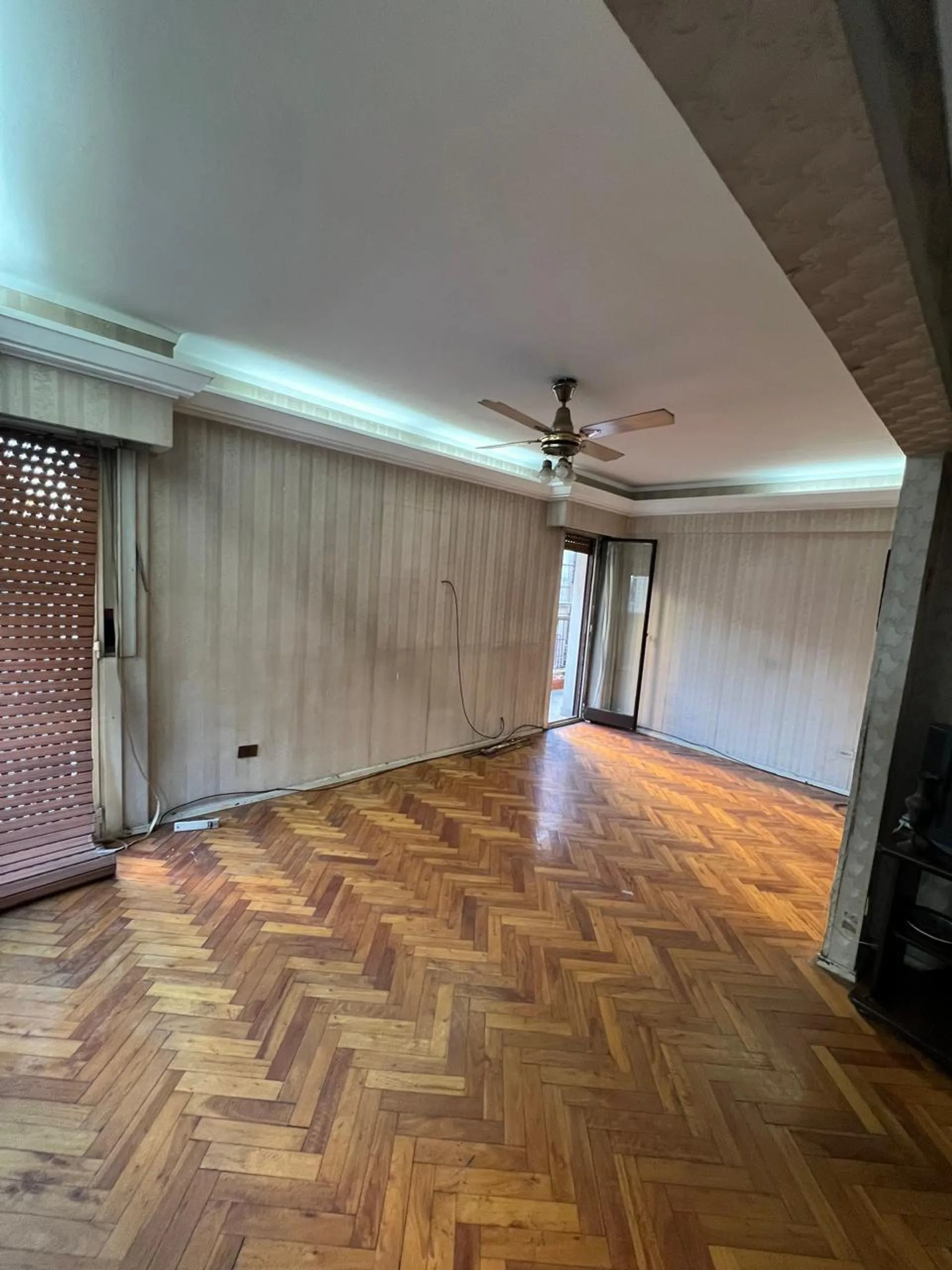 VENTA DEPTO 3 AMBIENTES EN BALVANERA A REFACCIONAR foto 2
