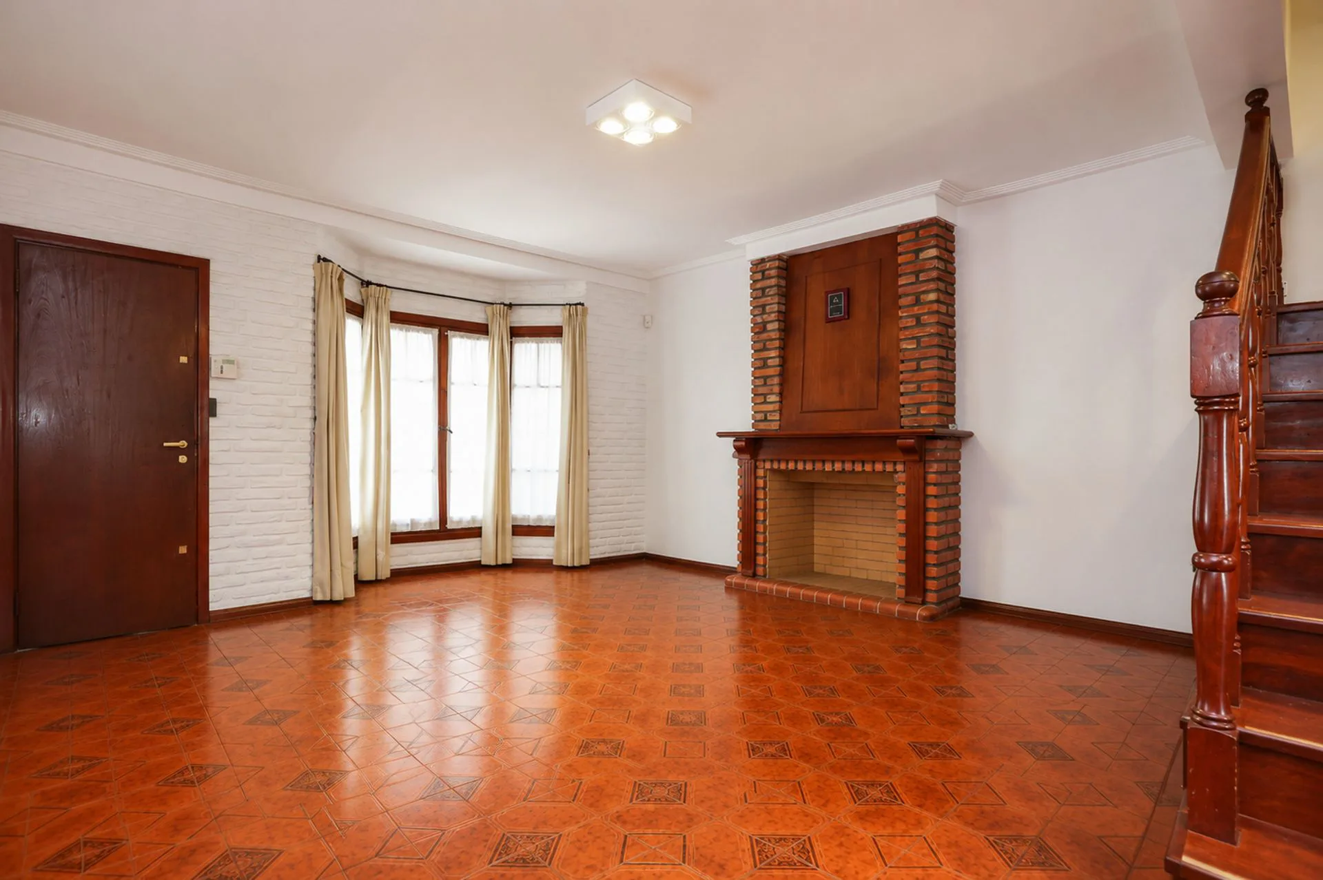 VENTA - CASA  5 amb Patio, Cochera y Terraza foto 5