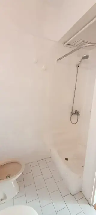 Alquiler de departamento de 2 ambientes con amplio balcón en zona centro foto 4