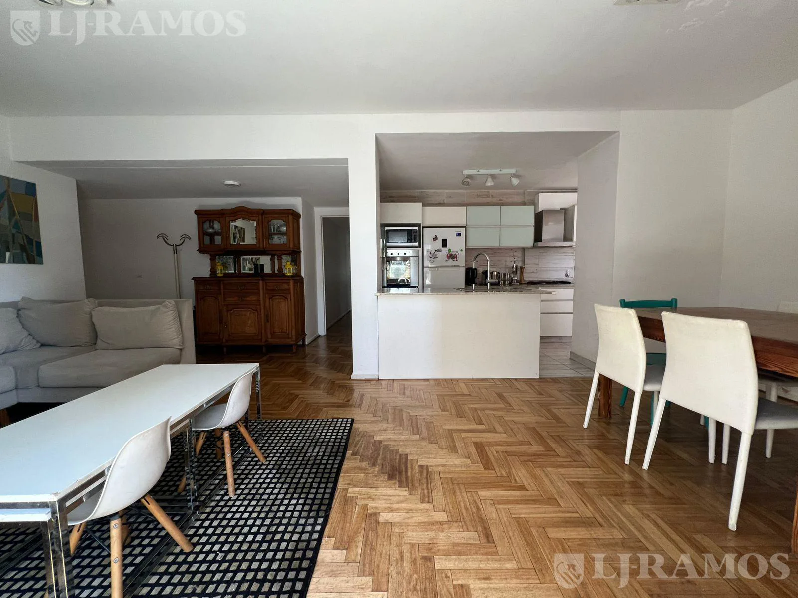 Departamento en Belgrano de 4 ambientes con balcón al frente! Muy luminoso! foto 4