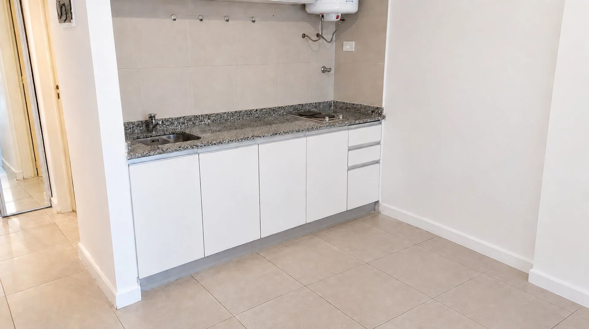 Alquiler Departamento Monoambiente Alberdi al 2300 foto 4