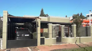 MUY BUENA CASA VIAMONTE AL 2000 SOBRE LOTE DE 10 X 44 foto 2