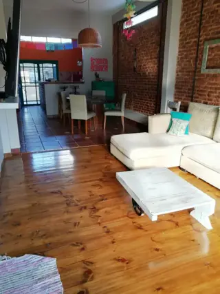 MUY BUENA CASA VIAMONTE AL 2000 SOBRE LOTE DE 10 X 44 foto 4