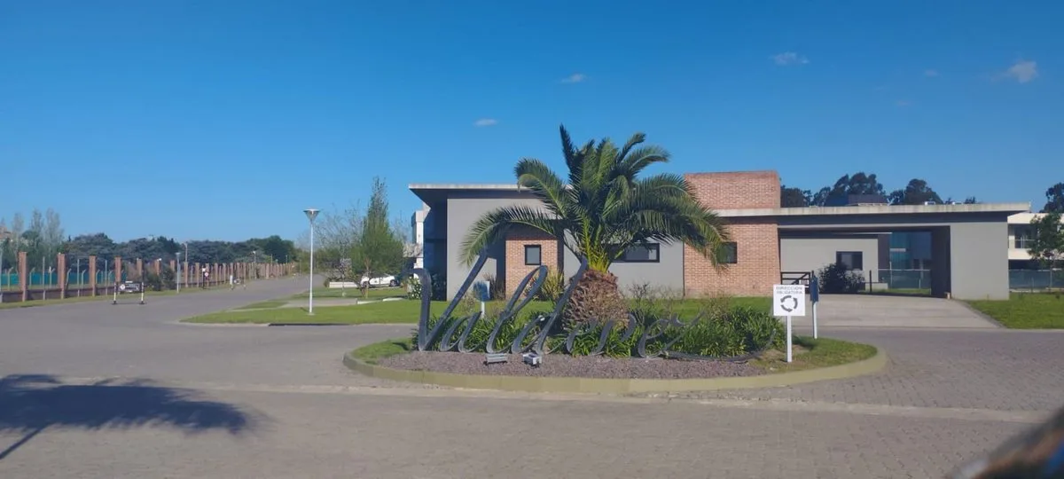 Venta de lote en Canuelas Barrio cerrado Valdevez foto 2