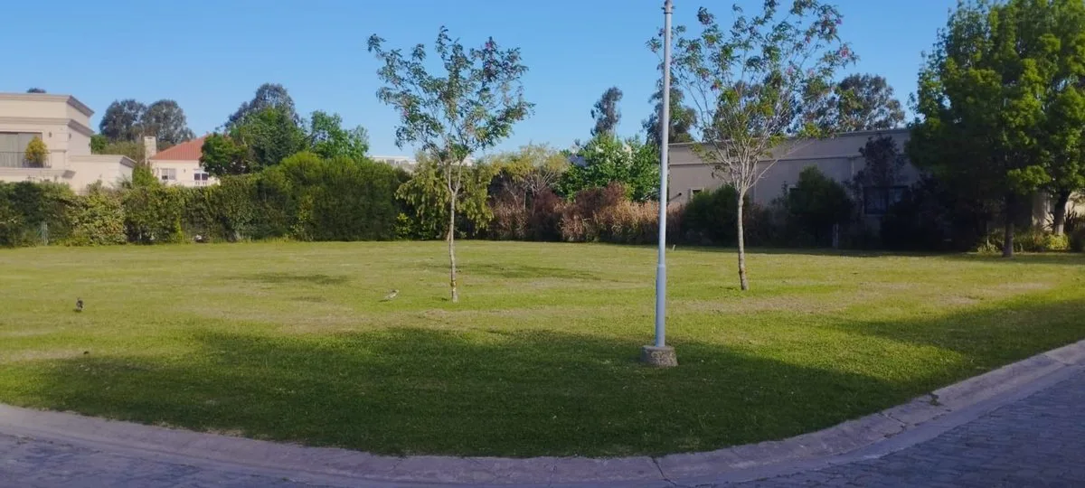 Venta de lote en Canuelas Barrio cerrado Valdevez foto 3