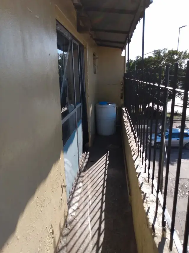 Local/galpon con Vivienda - Venta - Luis Guillon