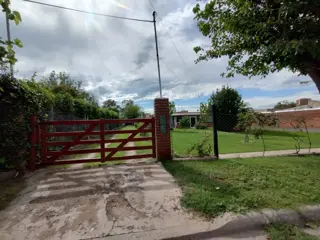 VENDE CASA Y 2 DEPARTAMENTO JUANA KOSLAY SAN LUIS foto 2