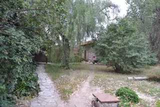 Excelente oportunidad Casa hermosa y pileta con terreno parquizado de 15.000 m2 en el &quotCristo Blanco&quot de Maipu. foto 3