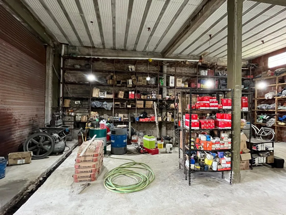 VENTA LOCAL COMERCIAL Y DEPARTAMENTO EN BLOCK foto 4