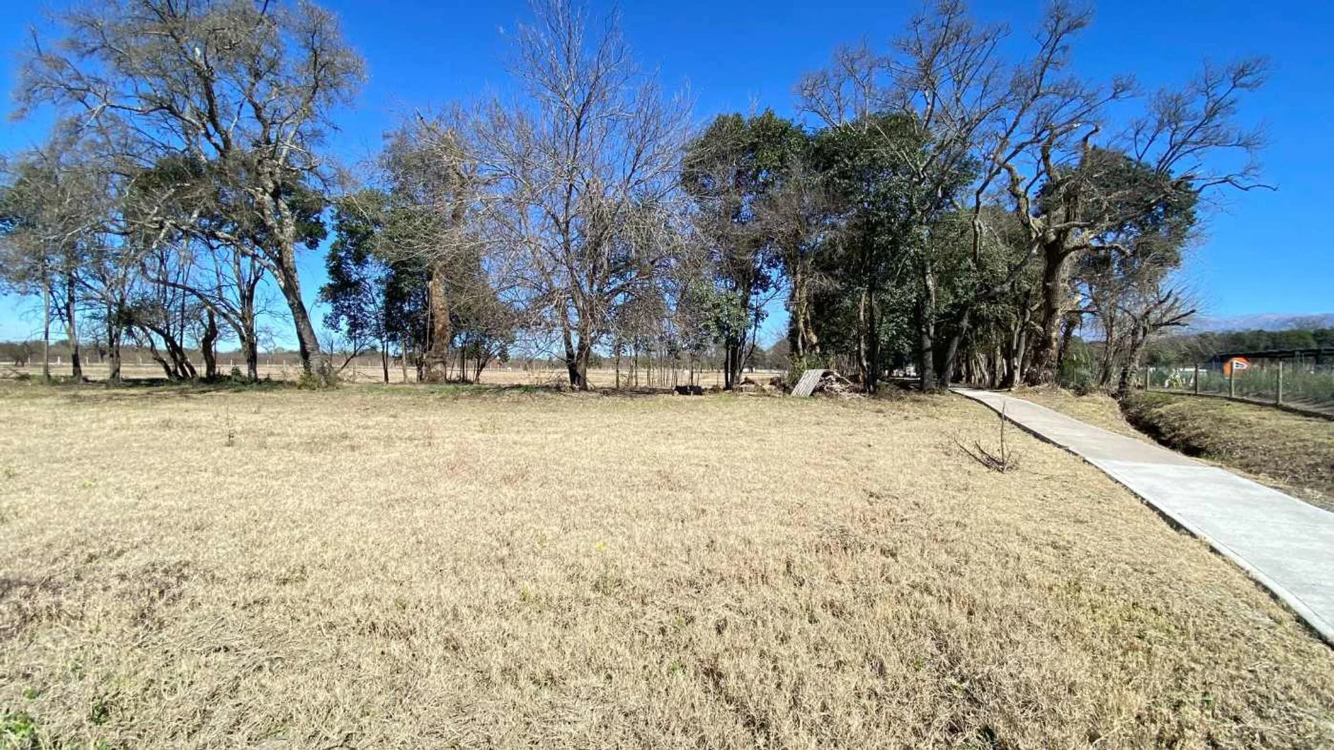 Venta terreno en La Arbolada San Lorenzo Chico foto 3