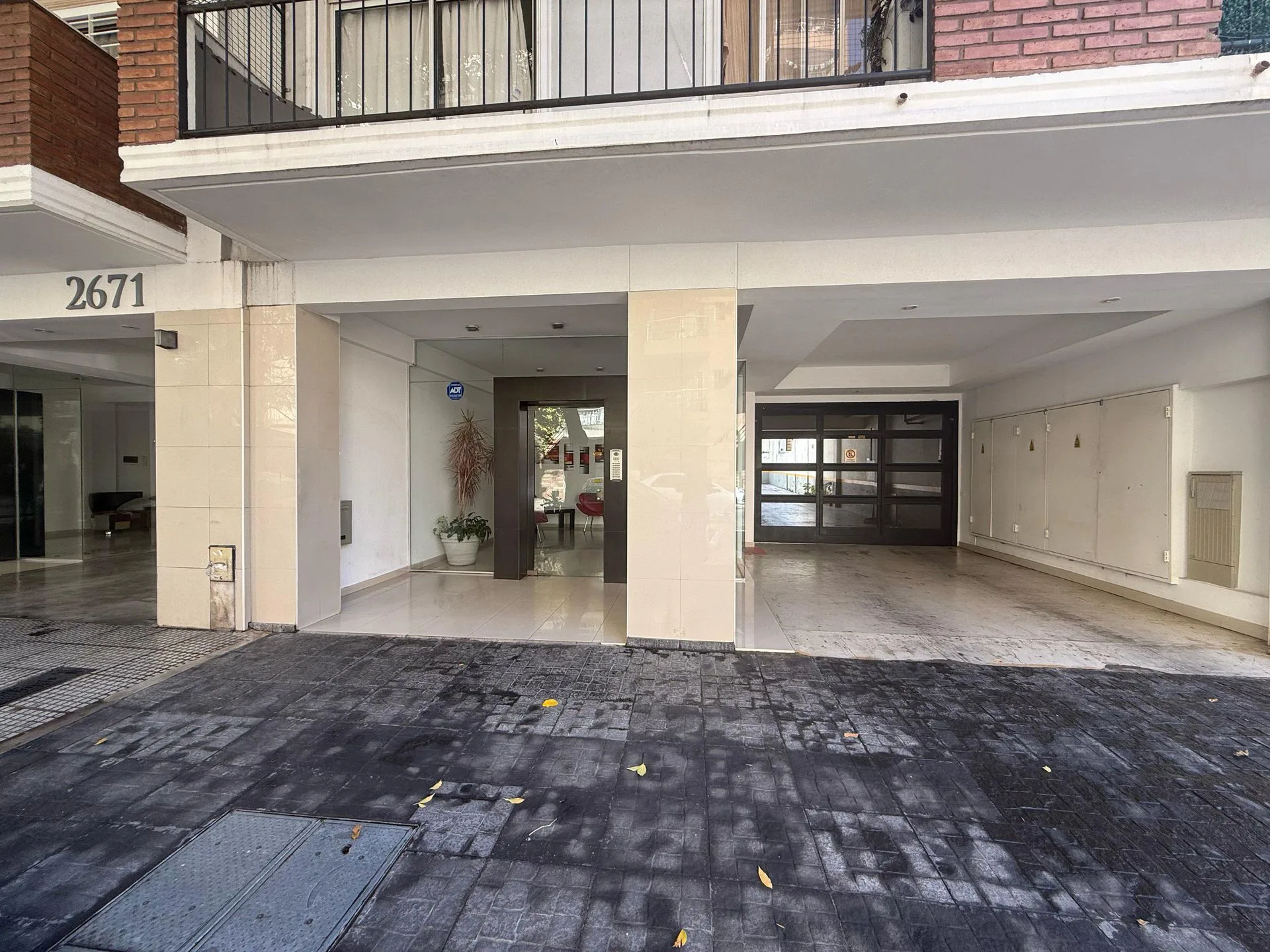 Muy luminoso 2 ambientes con balcón foto 3