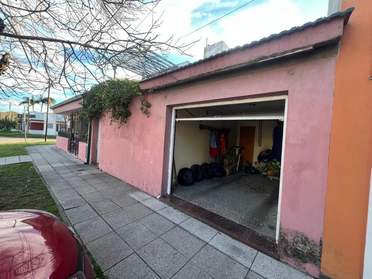 OPORTUNIDAD Venta de casa de 2 plantas foto 2