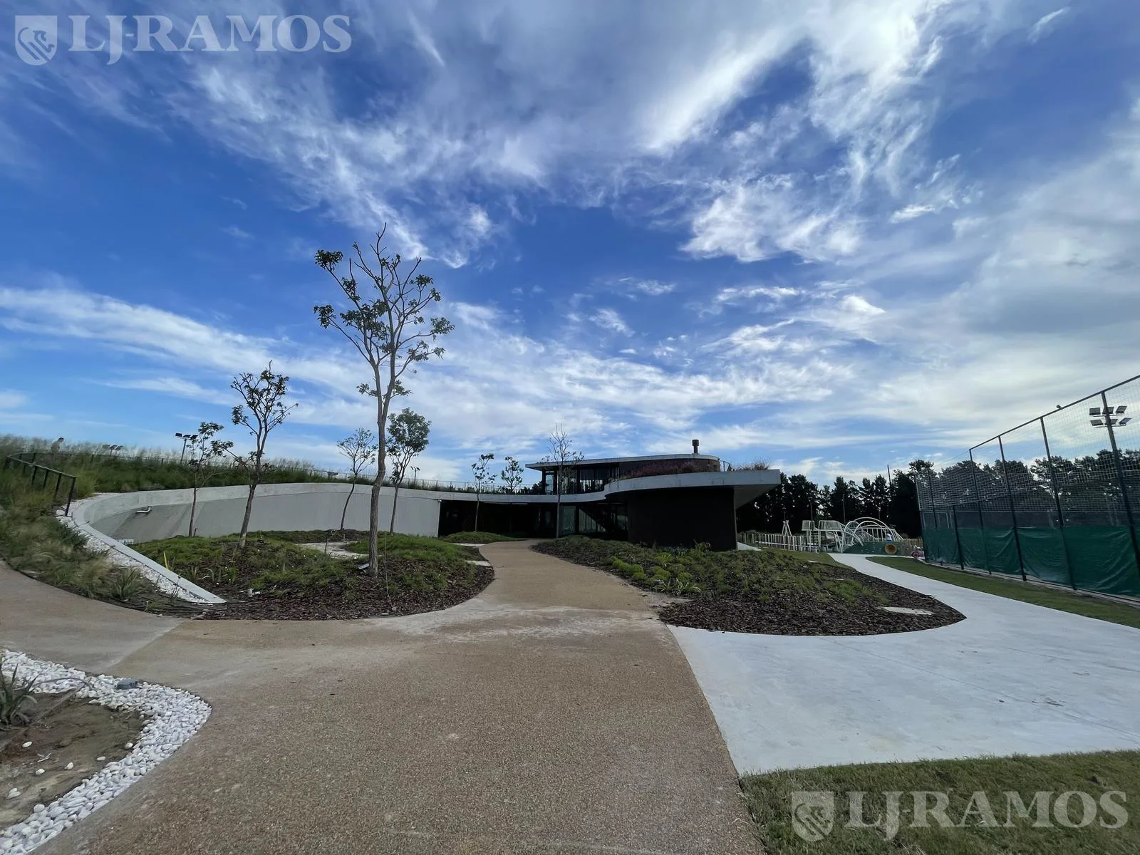 Lote de 984 m2, a la laguna en venta en LOS PUENTES - NORDELTA foto 3
