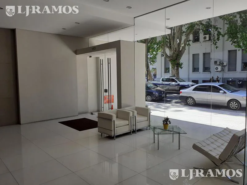 Alquiler de oficina de 480 m2 en San Telmo foto 3
