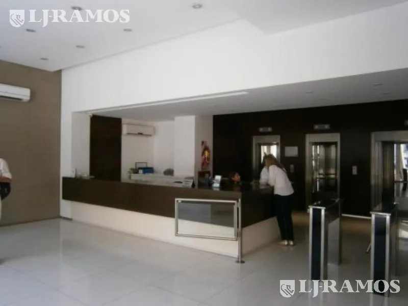 Alquiler de oficina de 480 m2 en San Telmo foto 4
