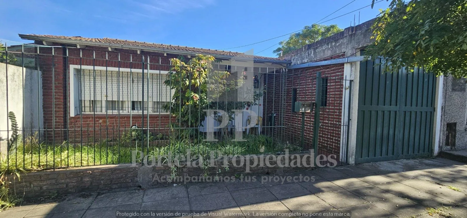 VENTA CASA 4 AMBIENTES CON COCHERA EN ITUZAINGÓ