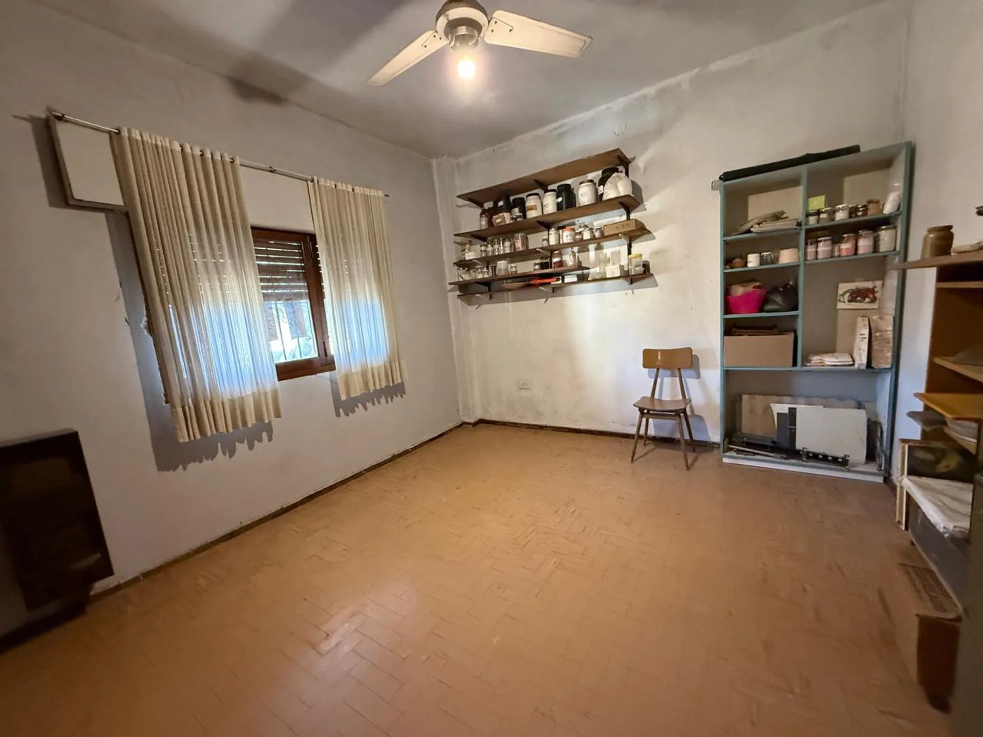 CASTELAR: VENTA CASA SOBRE LOTE PROPIO foto 4