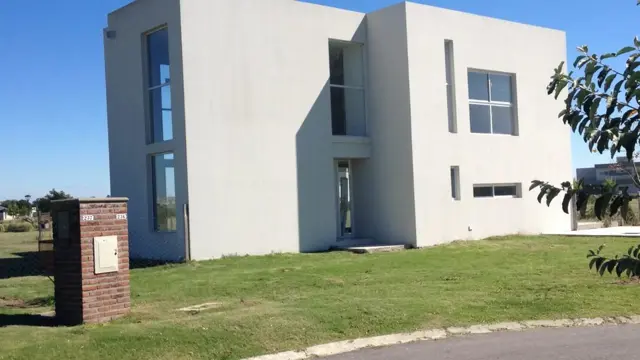 Casa en venta - El Cantón - Barrio Puerto - Countries y Barrios Cerrados Escobar - A ESTRENAR - LOTE CENTRAL - 2 PLANTAS