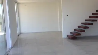 Casa en venta - El Cantón - Barrio Puerto - Countries y Barrios Cerrados Escobar - A ESTRENAR  - LOTE CENTRAL - 2 PLANTAS foto 3