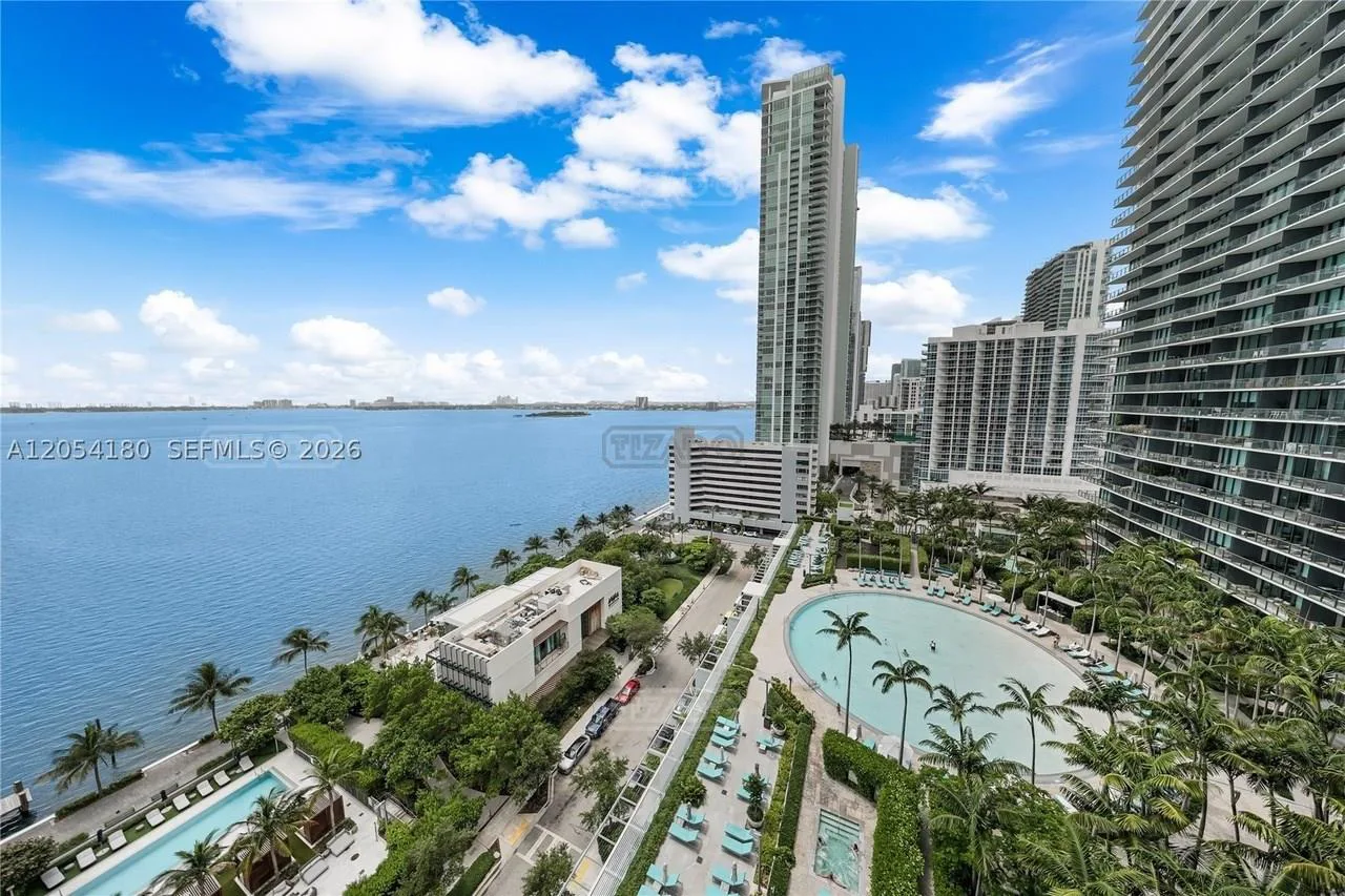 650 NE 32nd St #1507 600 foto 4