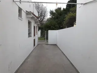 Casa Con Cochera En Excelente Zona - Gendra Propiedades foto 4