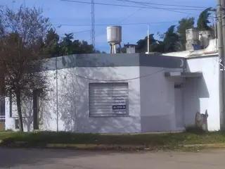 DOS CASAS , VENTA EN BLOQUE   (DE UNA HABITACIÓN  Y DOS HABITACIONES CON COCHERA RESPECTIVAMENTE)  (RESTAURADAS EN 2017) foto 1