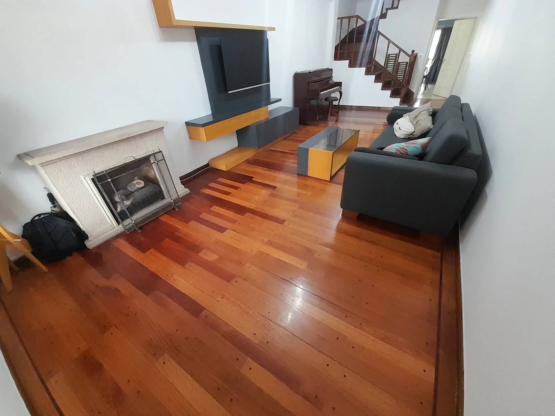 TRIPLEX EN VENTA 5 AMBIENTES COCHERA Y JARDIN foto 4