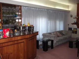 CHALET EXCELENTE CONSTRUCCION EN ZONA RESIDENCIAL-SALIDA A 2 CALLES foto 5