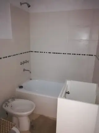 DEPARTAMENTO A 2 AMB. SAN FERNANDO LAVALLE 681 foto 3