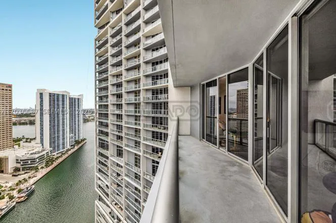 475 Brickell Ave #3214 400 foto 4