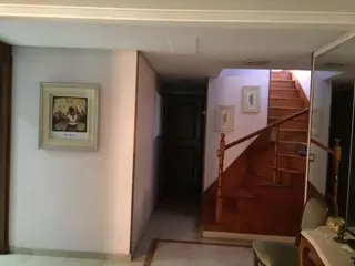 EXCELENTE CHALET DE 5 AMB SOBRE H YRIGOYEN foto 4