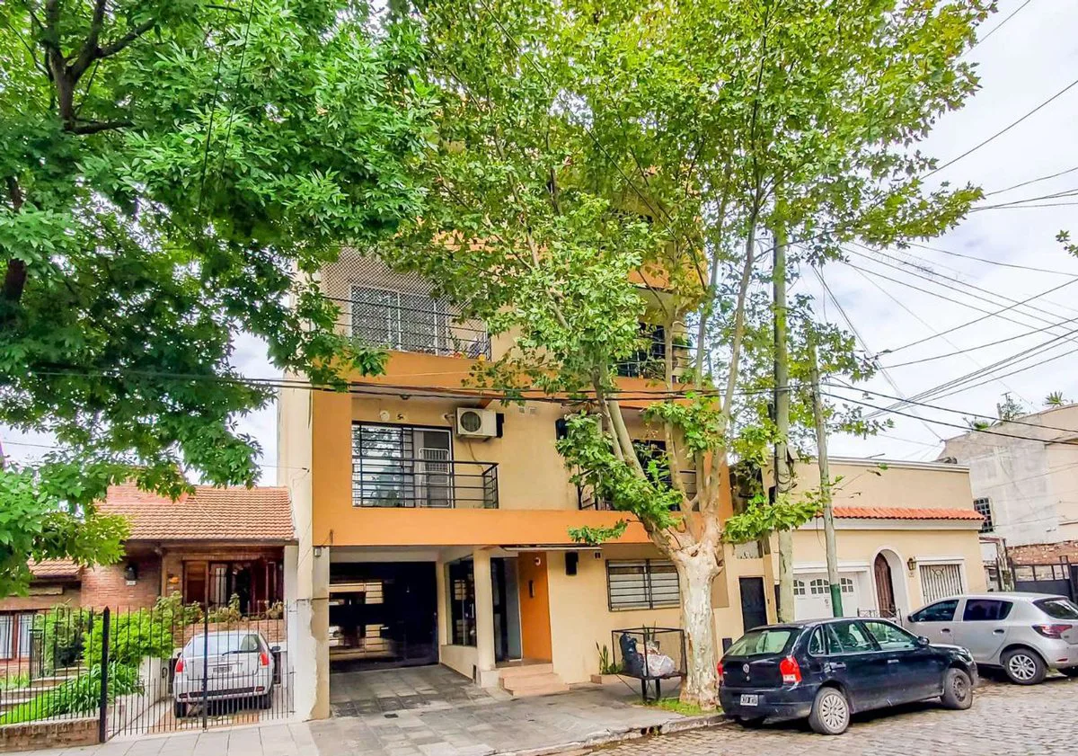 DEPARTAMENTO VENTA 2 AMBIENTES y BALCÓN BANFIELD foto 3